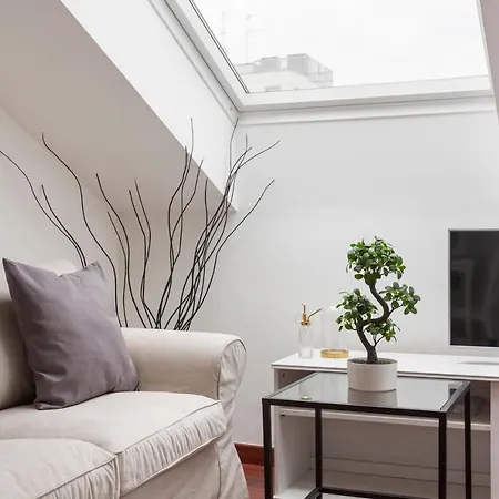 2 Bedroom 2 Bathroom Apt - Duomo 2 * מילאנו