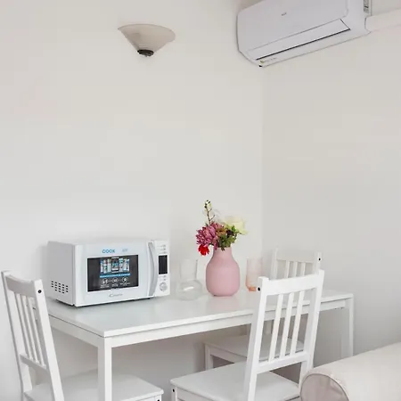 Apartment 2 Bedroom 2 Bathroom Apt - Duomo 2 *