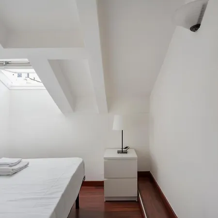 2 Bedroom 2 Bathroom Apt - Duomo 2 Apartment